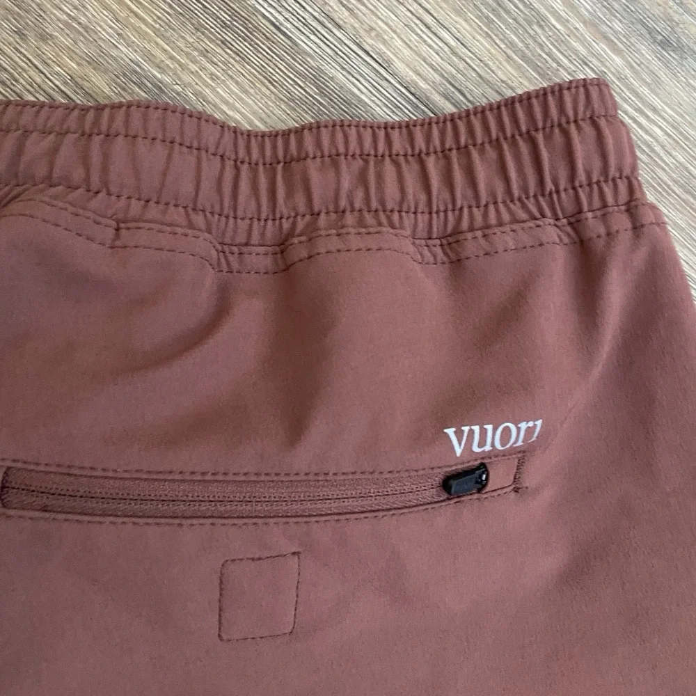 Vuori Transit Technical Joggers Mens X-Large Rust Performance Stretch Pants V417 - Picture 7 of 9